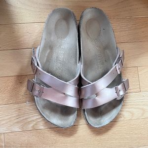 Birkenstock Yao in rose gold